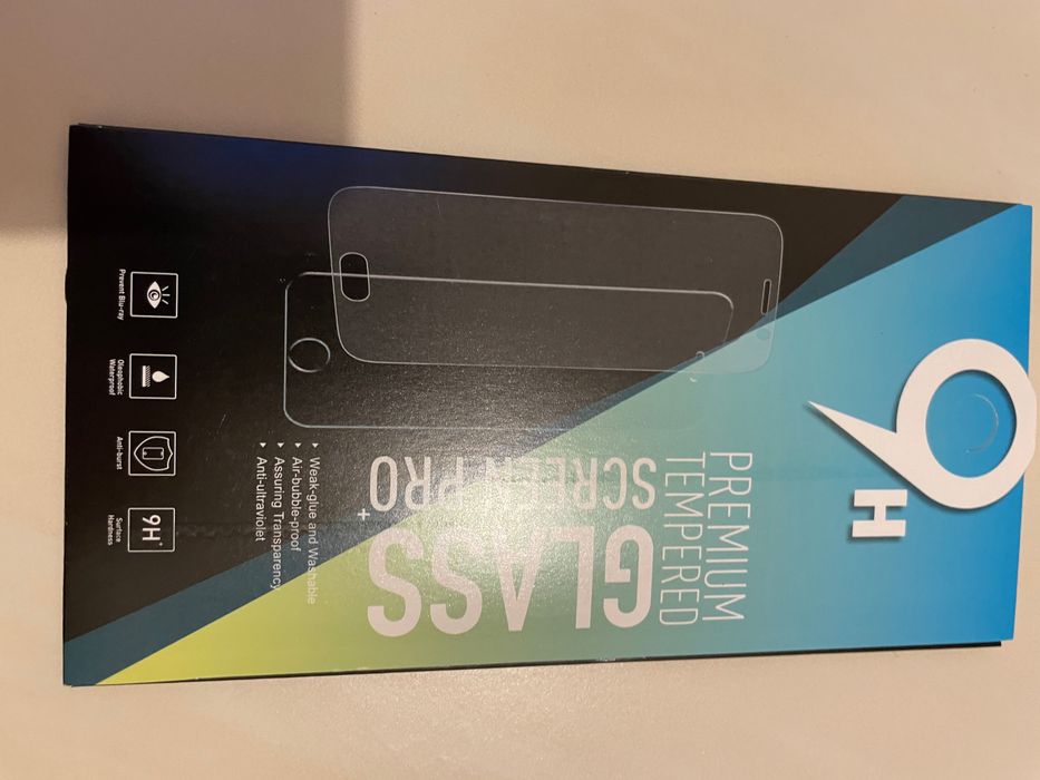 Szkło hartowane ochronne na iPhone 8/7/6/6S/SE 2020 + czarne plecki gratis.