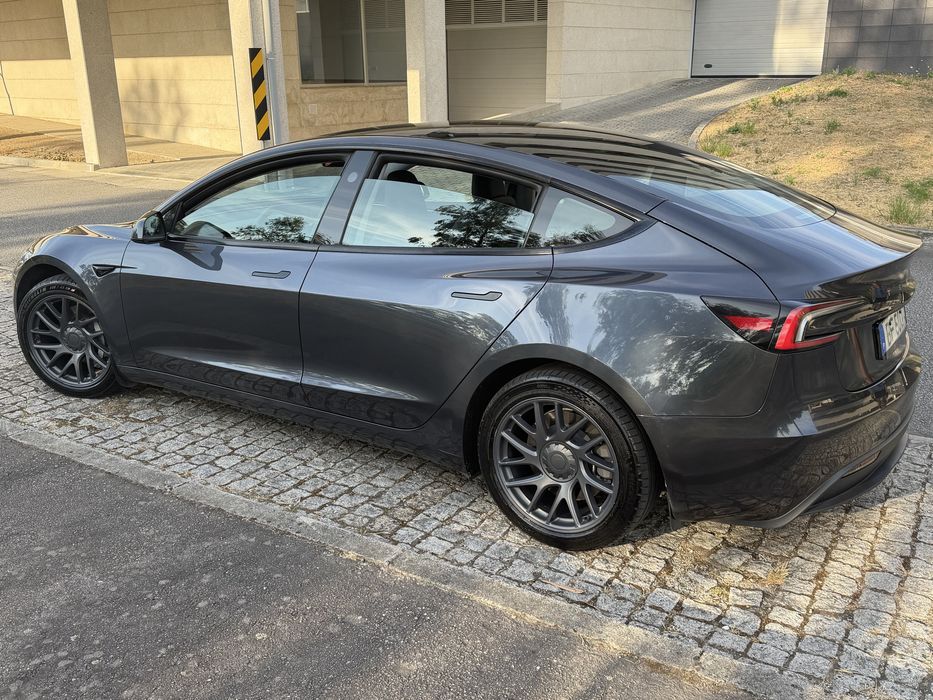 Tesla Model 3 — fotografia 5