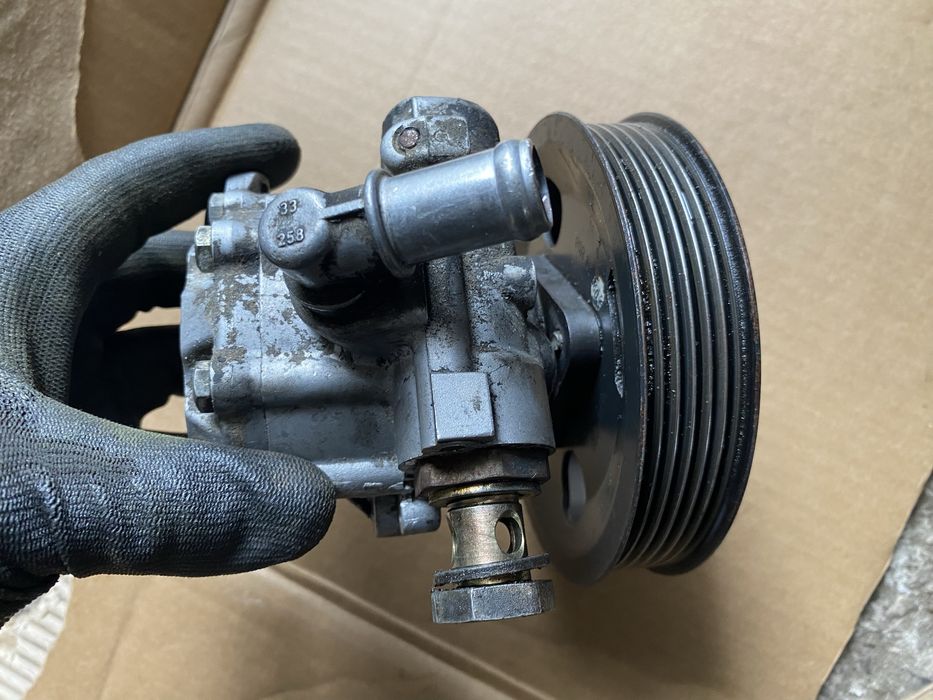 Land Rover Freelander 1 2.5 V6 pompa wspomagania