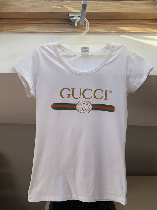 Biała koszulka z krótkim rękawem