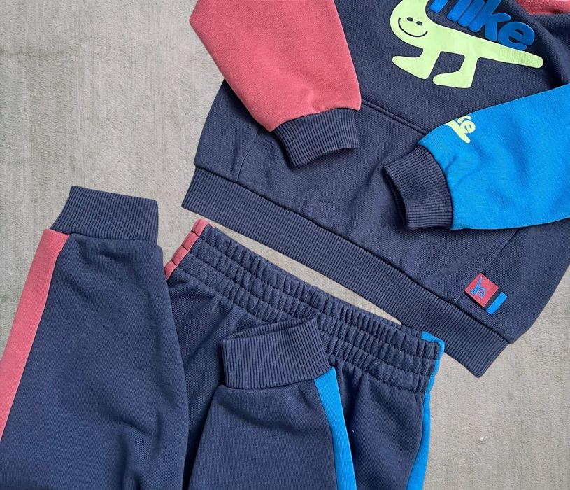 Оригінальний костюм Nike на 2 роки