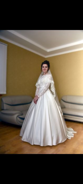 Весільна сукня продаж оренда