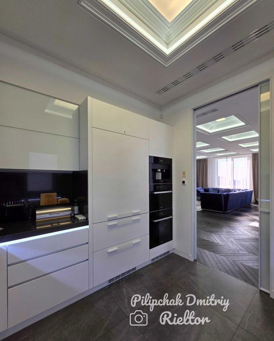 ЖК на Жуковского 3-Г. 265 м². Парк Резиденс Маяк Loft Project IQ House