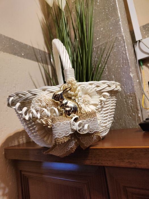 Koszyczek wielkanocny z wikliny