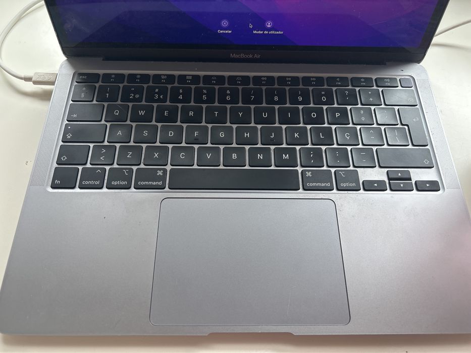 MacBook Air 13’’ Retina (2020) - Intel i3 / Em ótimo estado