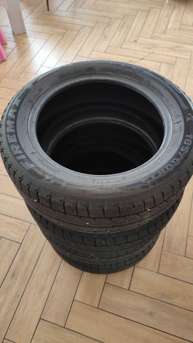 Opony zimowe firemax 185/60 R15