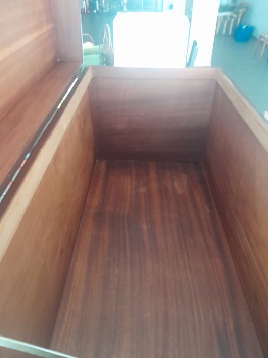 Arca/Bau de madeira trabalhada