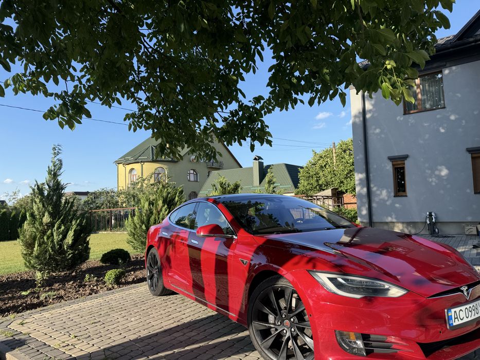 Tesla Model S 2016