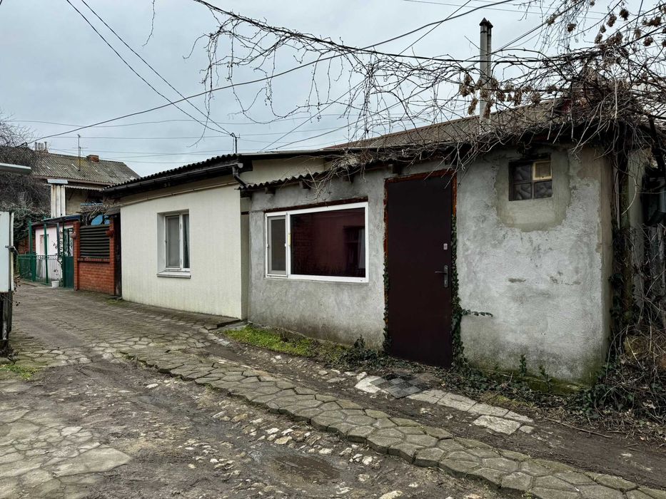 Продаю 2-кімнатну квартиру на землі, Центр, вул. О. Вадатурського. Ц5