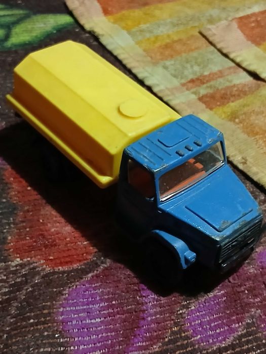 КАМАЗ .ЗИЛ .модель 1:43 производства ссср.