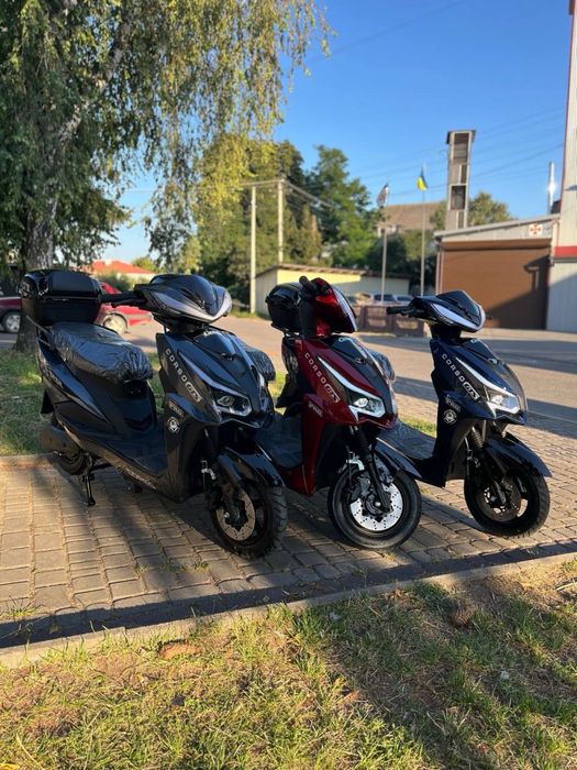 Електро скутер 1500 ват на Літій залізо фостатних акб 72v30ah COrso