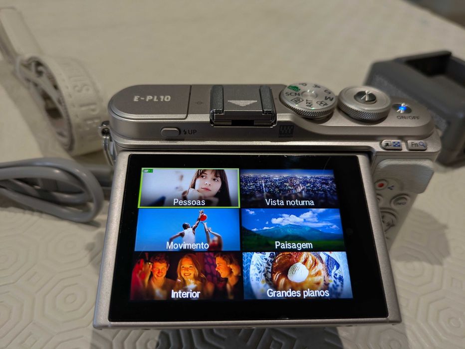Olympus PEN E-PL10 - 16MP Branca "c/nova"