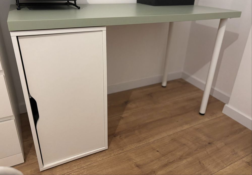 Secretária IKEA praticamente nova