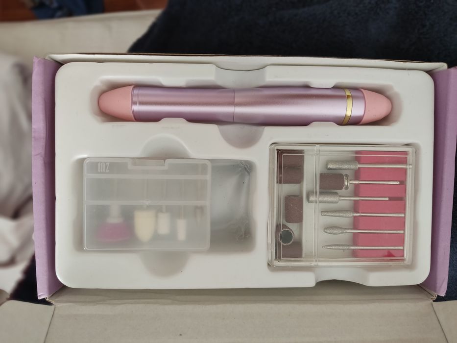 Máquina de arranjar unhas elétrica