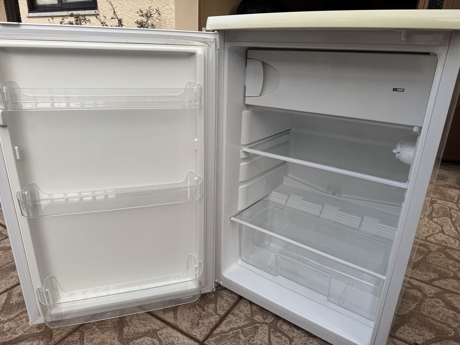 Frigorifico Pequeno c/ congelador 85cm