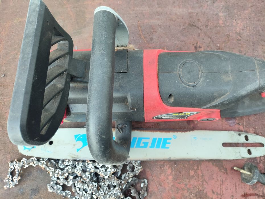 Электропила Forte FE 24-40