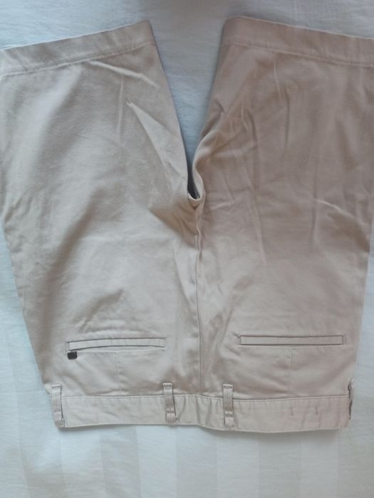 Лот чоловічих шортів.