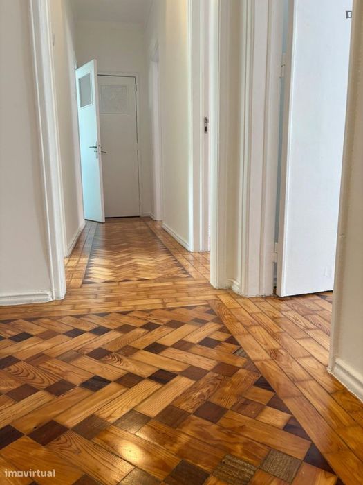 Quarto - localizado em Parque das Nações Lisbon