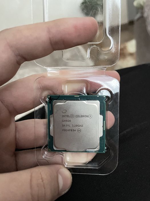 Intel Celeron G4920