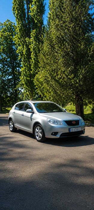 Продам на автоматі автомобіль