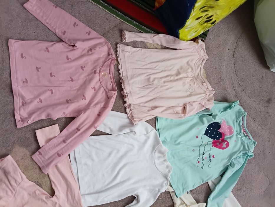 Лосінита кофточки  на весну на дівчинку2-3 роки