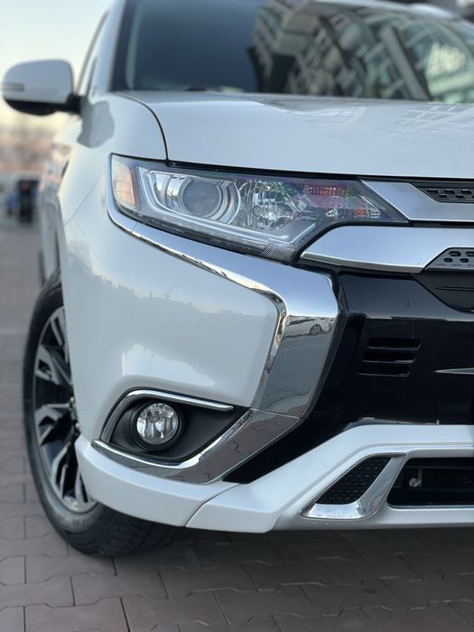Mitsubishi Outlender PHEV, 2.0, без вложений!!!