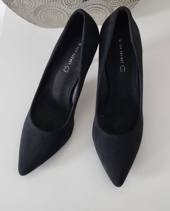 Czarne szpilki zamszowe 38