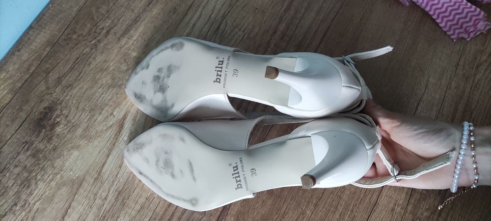 Buty ślubne brilu