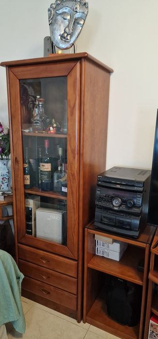 Móvel de TV com 4 elementos