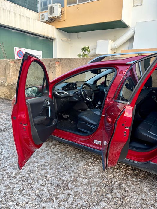 Peugeot 2008 PureTech Allure EAT6 1.2