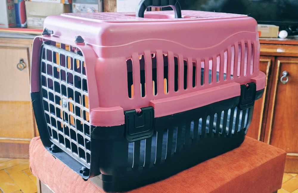 Продам переноску для кошек