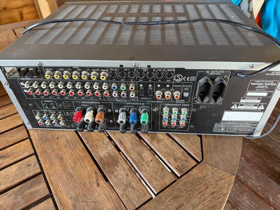 Harman Kardon AVR 230 amplituner – sprawny, wyłącza się po nagrzaniu