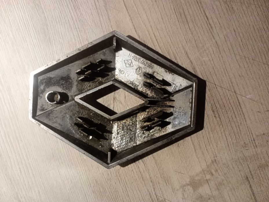 Emblemat Renault Pilne !