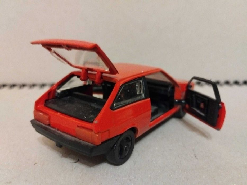 модель ВАЗ-21 08 сделано в СССР масштаб 1:43