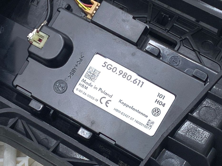 TUNEL ŚRODKOWY VW PASSAT B8 Kombi 3G1863241C KONSOLA