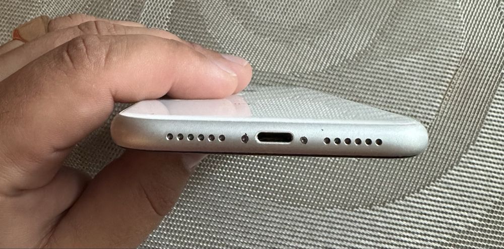 Продам Iphone XR 64 Gb