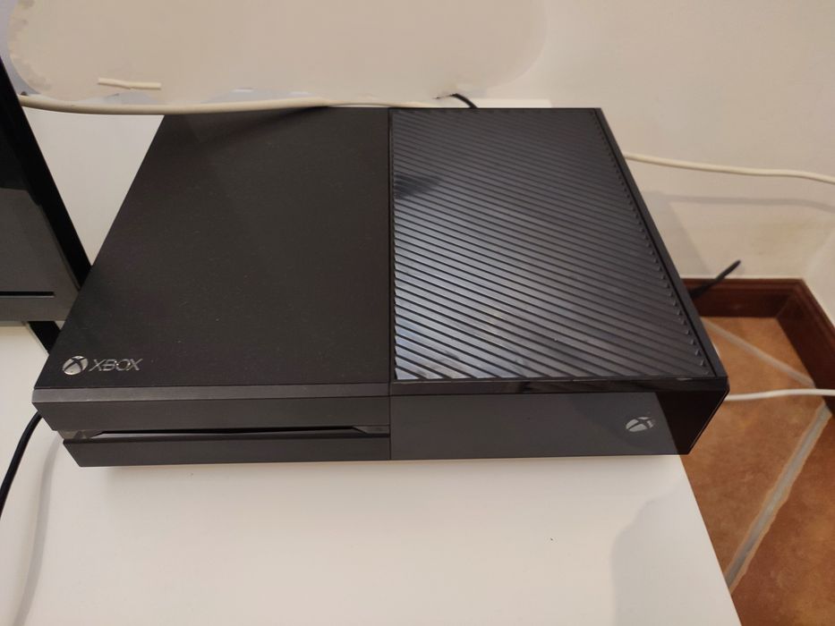 Xbox One 500GB + 2 comandos