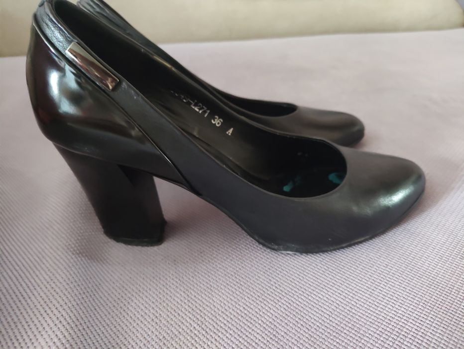 Жіночі класичні туфлі