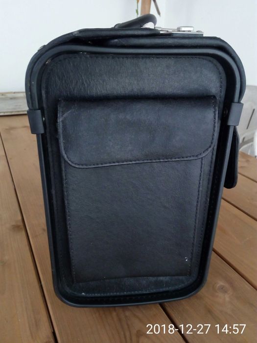 Mala em Pele,tipo trolei