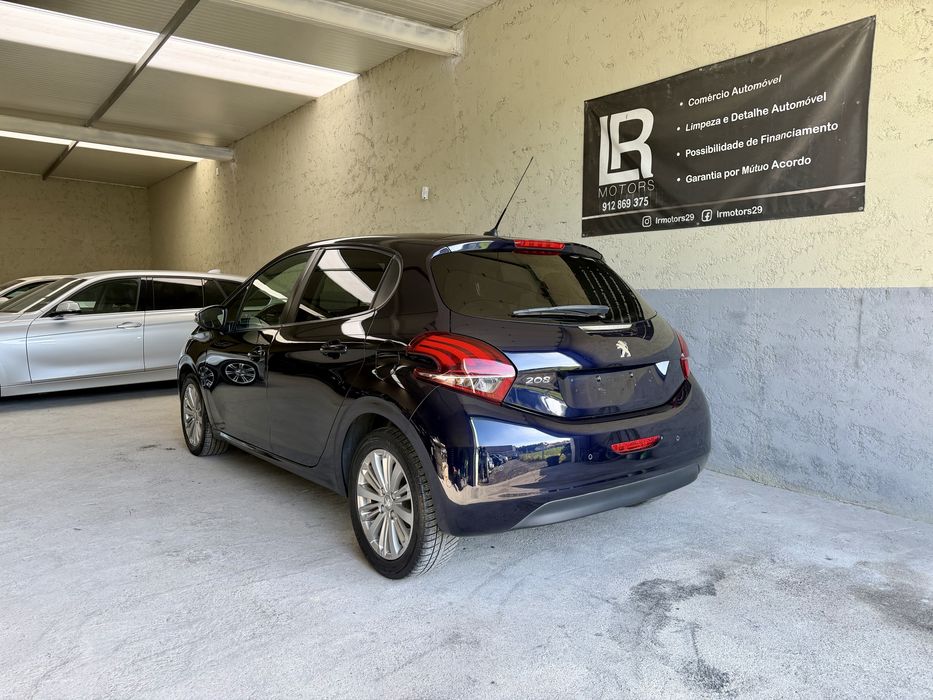 Peugeot 208 1.6 BlueHDi Style - Desde 129€ Mês