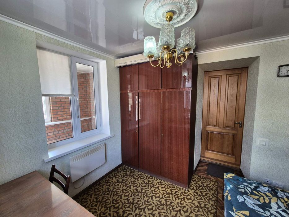 Продається будинок в Центральній частині міста.