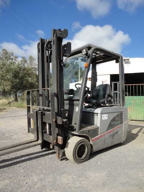 Empilhador Elétrico Nissan 2000Kg