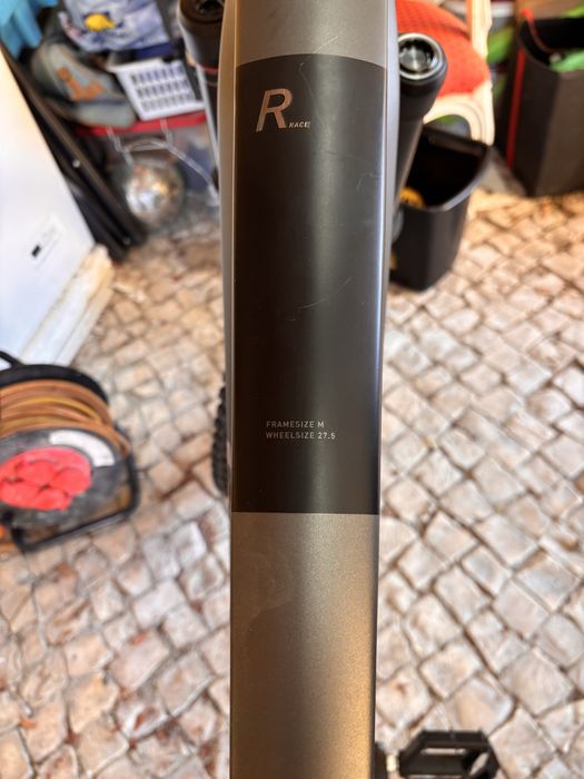 Bicicleta elétrica CUBE Stereo Hybrid 160 HPC Race – como nova!