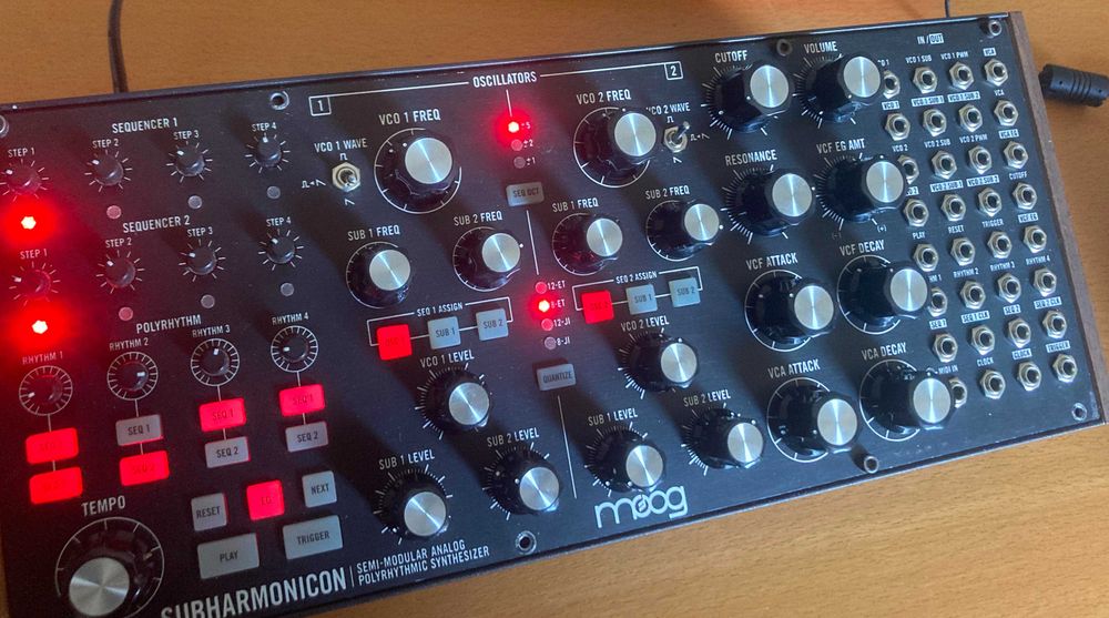 Eurorack - erica Synhts DELAY + ADDAC NOISEWORKS + Subharmonicon