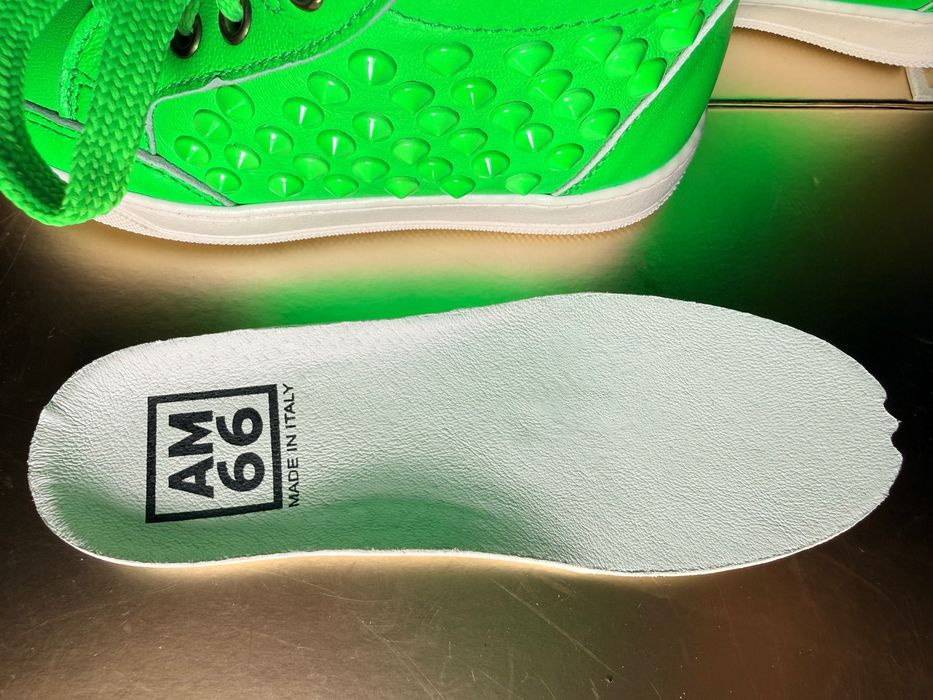 Кросівки для дівчинки НОВІ