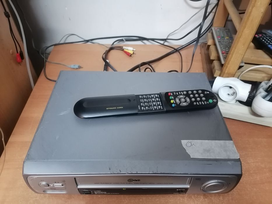 Magnetowid VHS LG LV 989 stereo pilot
