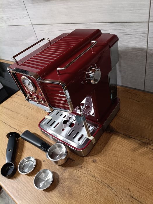 Kolbowy ekspres ciśnieniowy Klarstein Gusto Classico Espressomaker 135