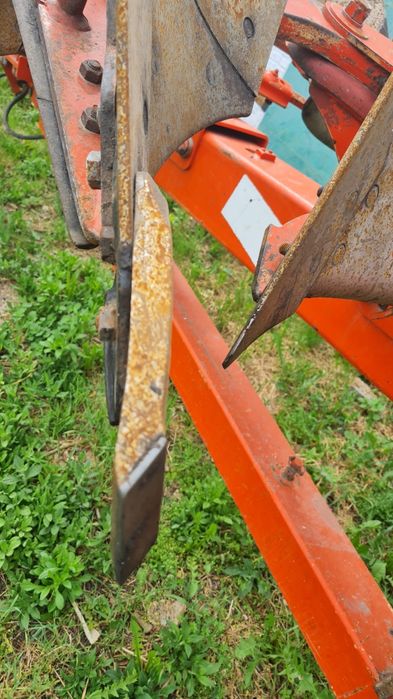 Плуг Kuhn Challenger 10 корпусний