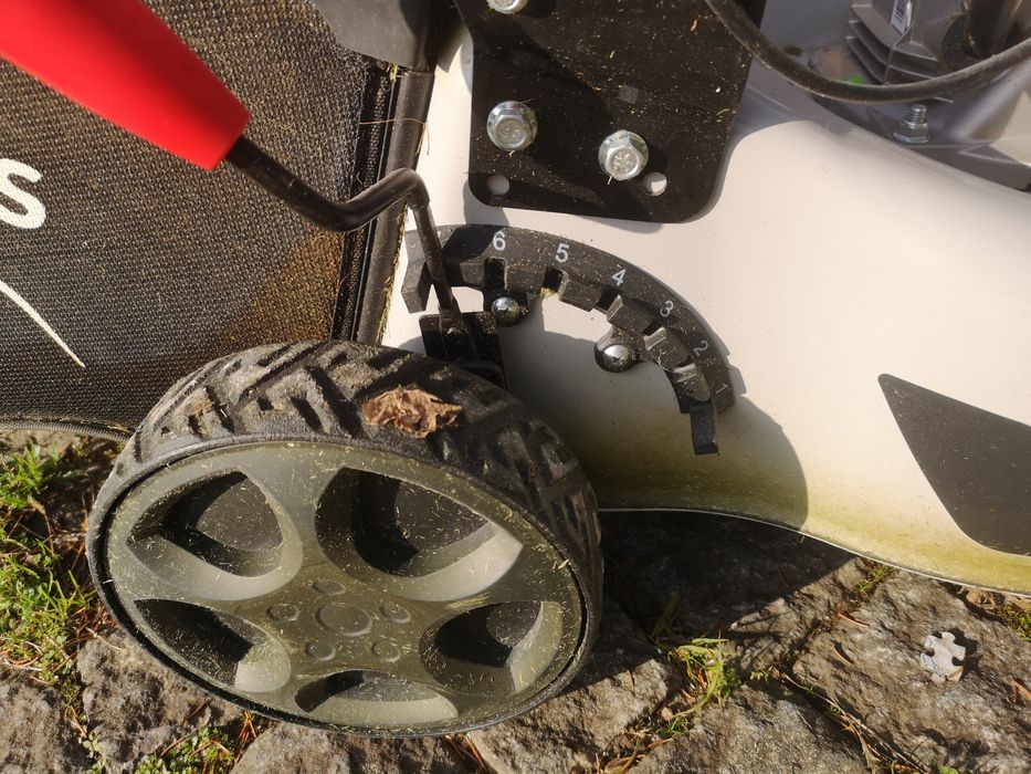 Máquina cortar relva gasolina