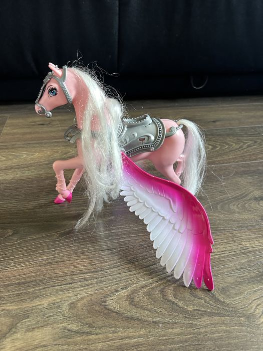 Lalka księżniczka z jednorożcem koń ze skrzydłami